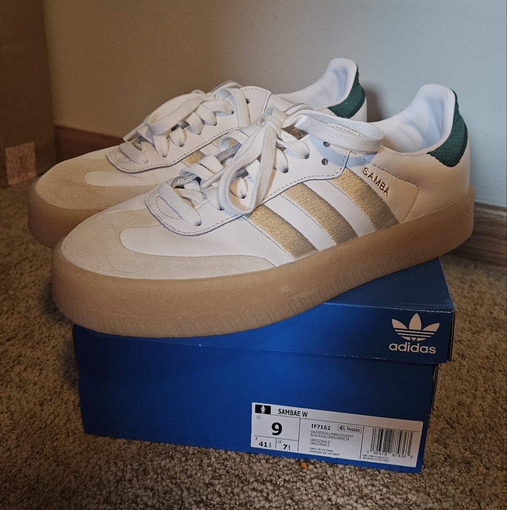 Adidas Sambae womens size 9